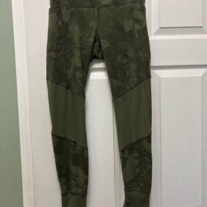 Athleta Battle Green Floral Patterned Leggings